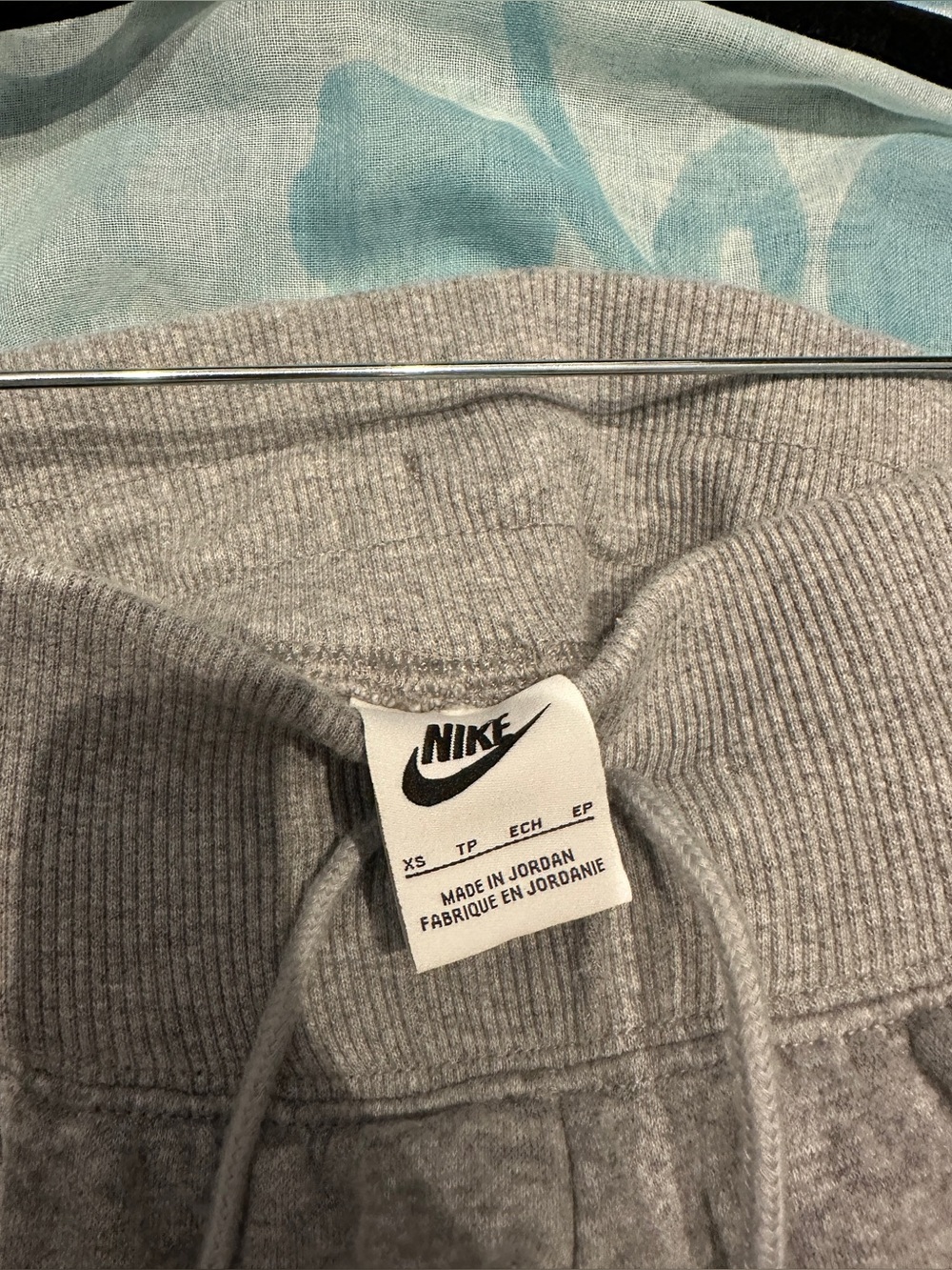Nike Women’s Light Gray Fleece Drawstring Athletic Shorts - Picture 8 of 8